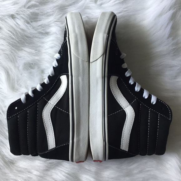 SOLD! Vans Black Sk8-Hi Skate Shoes Women’s 8 - Picture 4 of 8